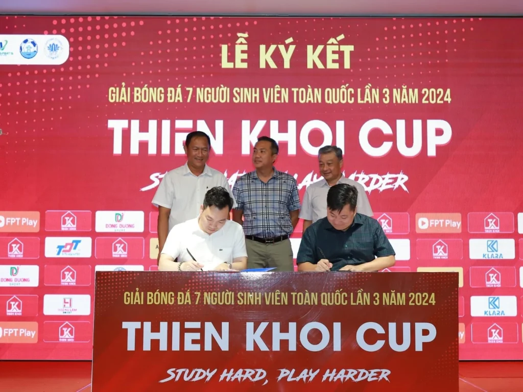 Bất động sản Thiên Khôi tuyển dụng tài trợ bóng đá sinh viên